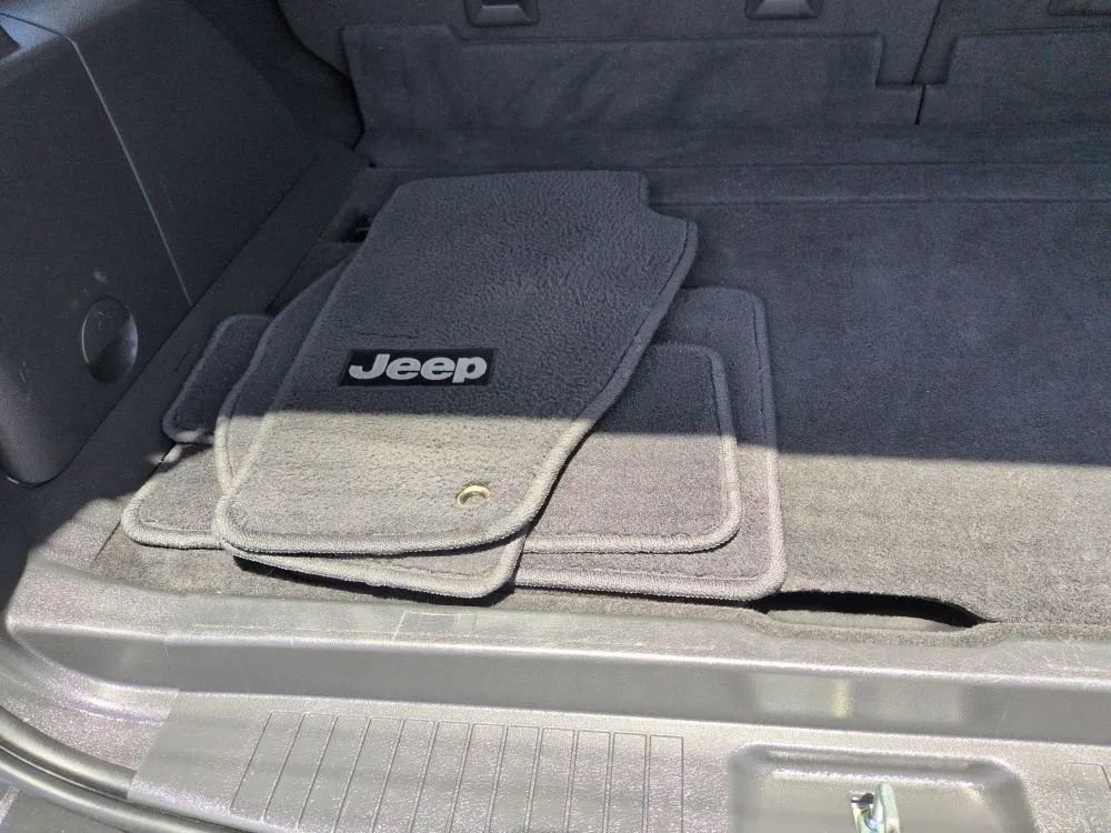 Used 2011 Jeep Liberty Sport image 35