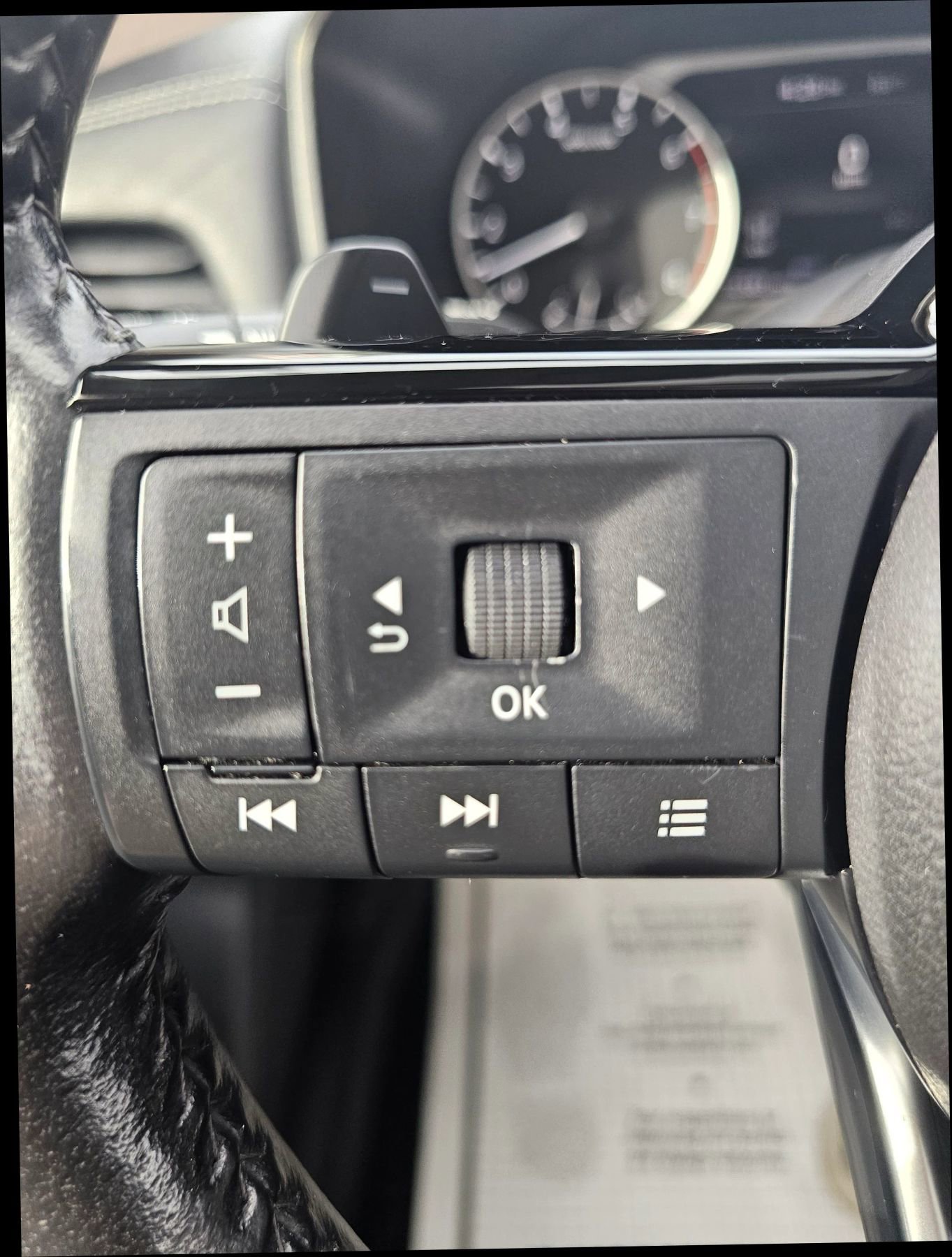 Used 2023 Nissan Rogue SL image 16