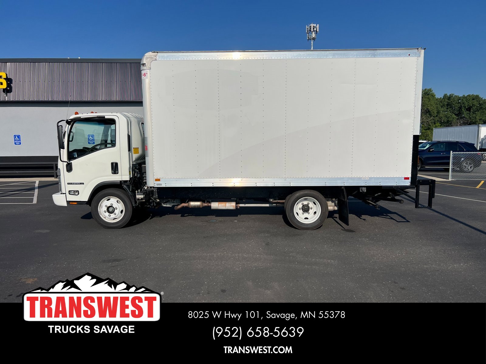 Used 2024 Isuzu NPR image 5