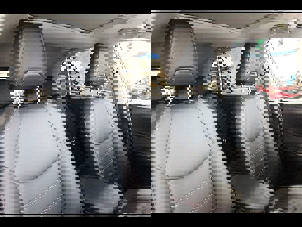 Used 2023 Toyota RAV4 XLE Premium image 24