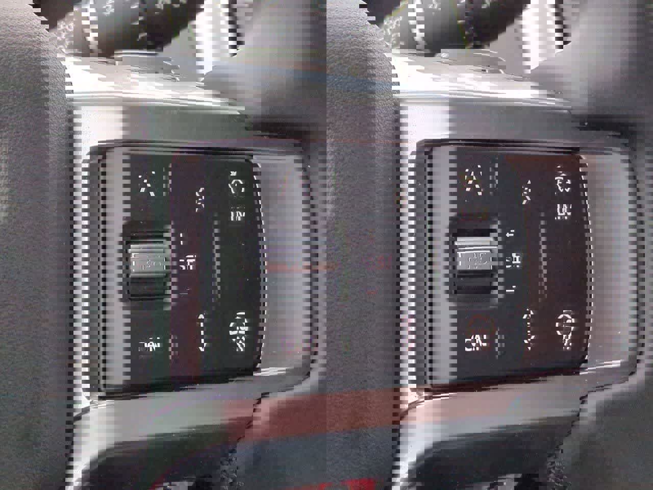 New 2026 Land Rover Discovery Limited Edition image 26