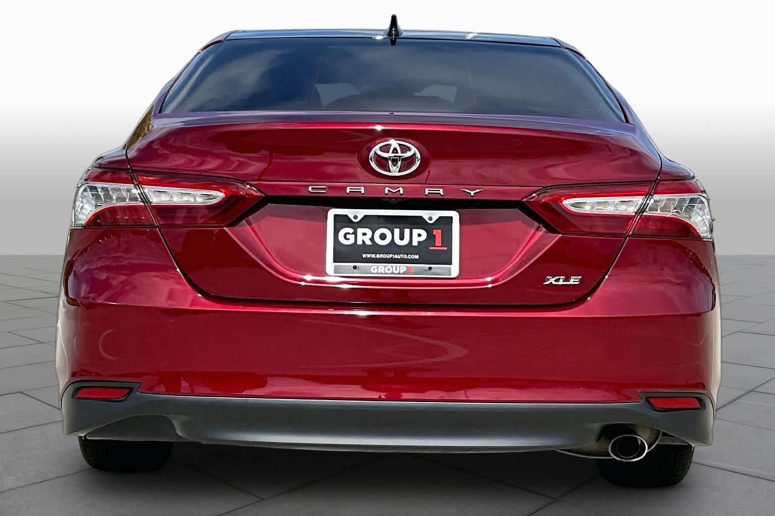 Used 2019 Toyota Camry XLE FWD image 5