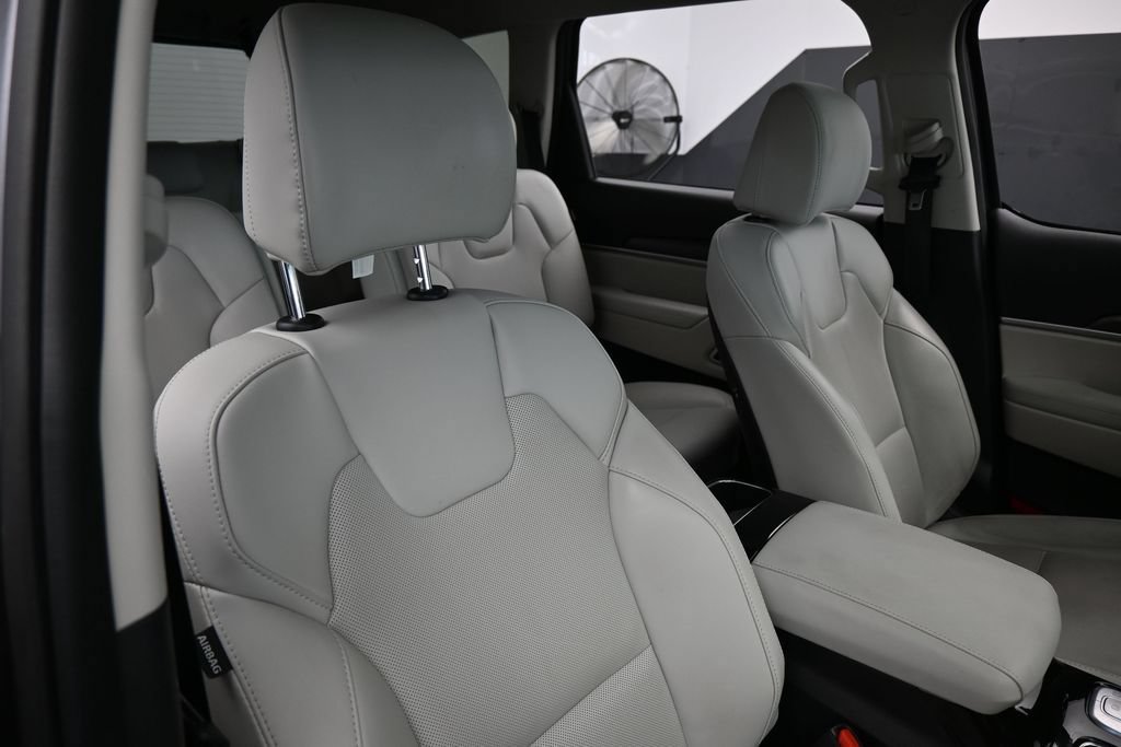 Used 2025 Kia Telluride S FWD image 44