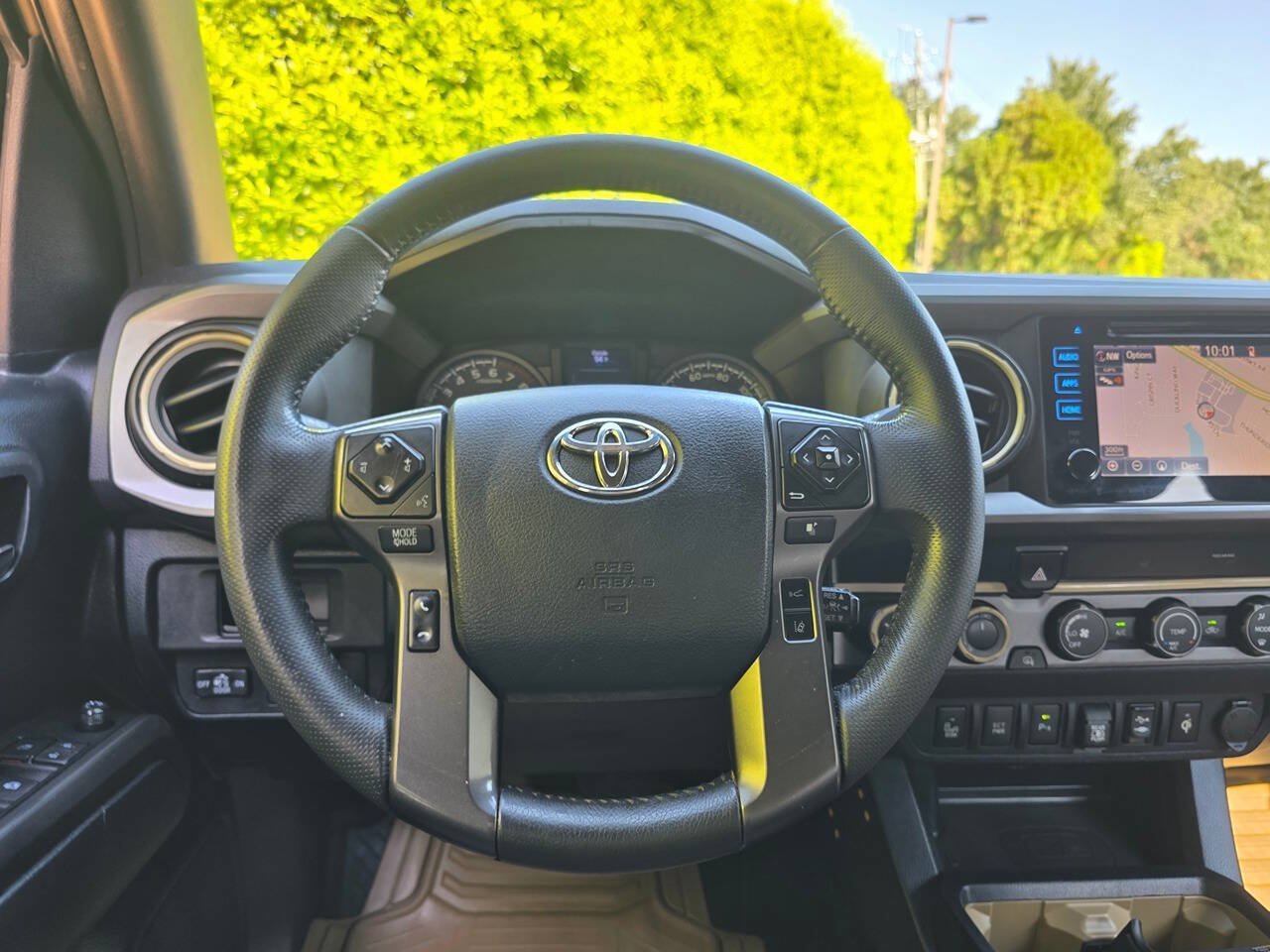 Used 2019 Toyota Tacoma TRD Off-Road w/ Technology Package AWD/4WD image 19