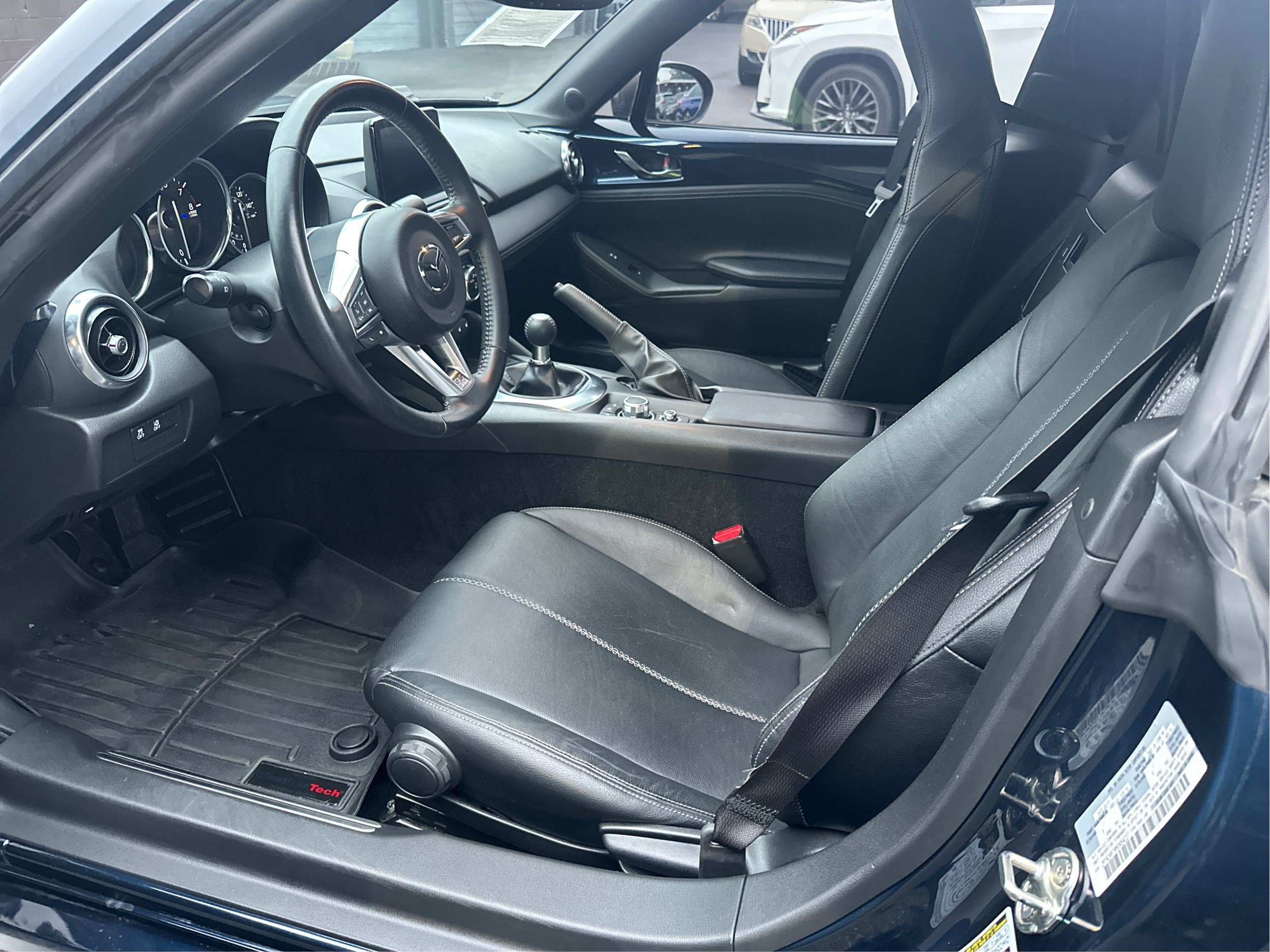 Used 2021 MAZDA MX-5 Miata RF Grand Touring RWD image 9