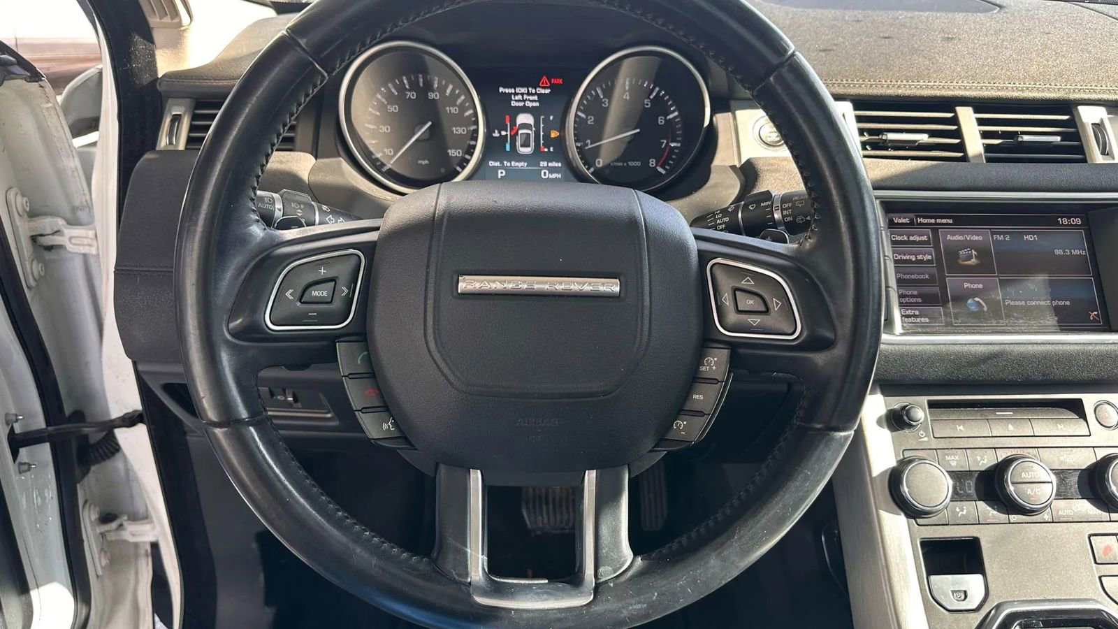 Used 2014 Land Rover Range Rover Evoque Pure Plus image 14