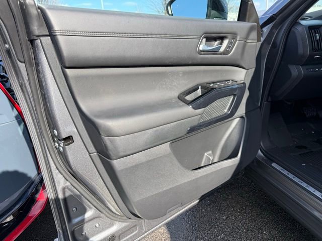 New 2026 Nissan Pathfinder Platinum w/ Cargo Package image 10