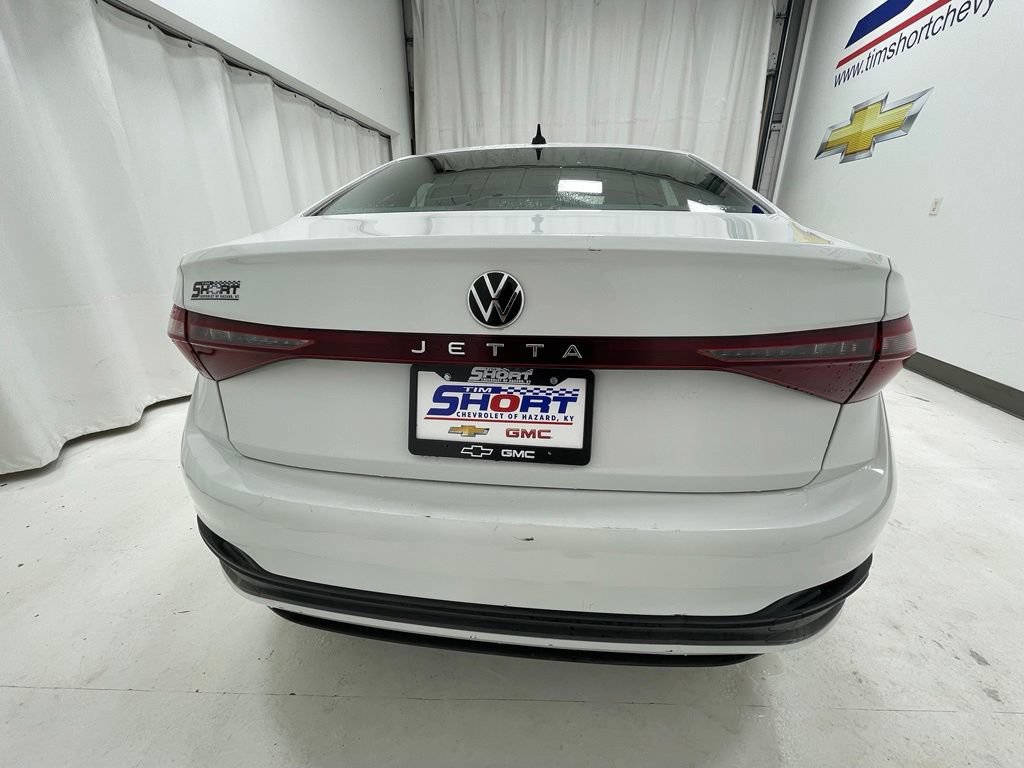 Used 2025 Volkswagen Jetta Sport FWD image 7