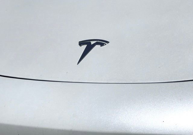 Used 2023 Tesla Model 3 Standard Range RWD image 4