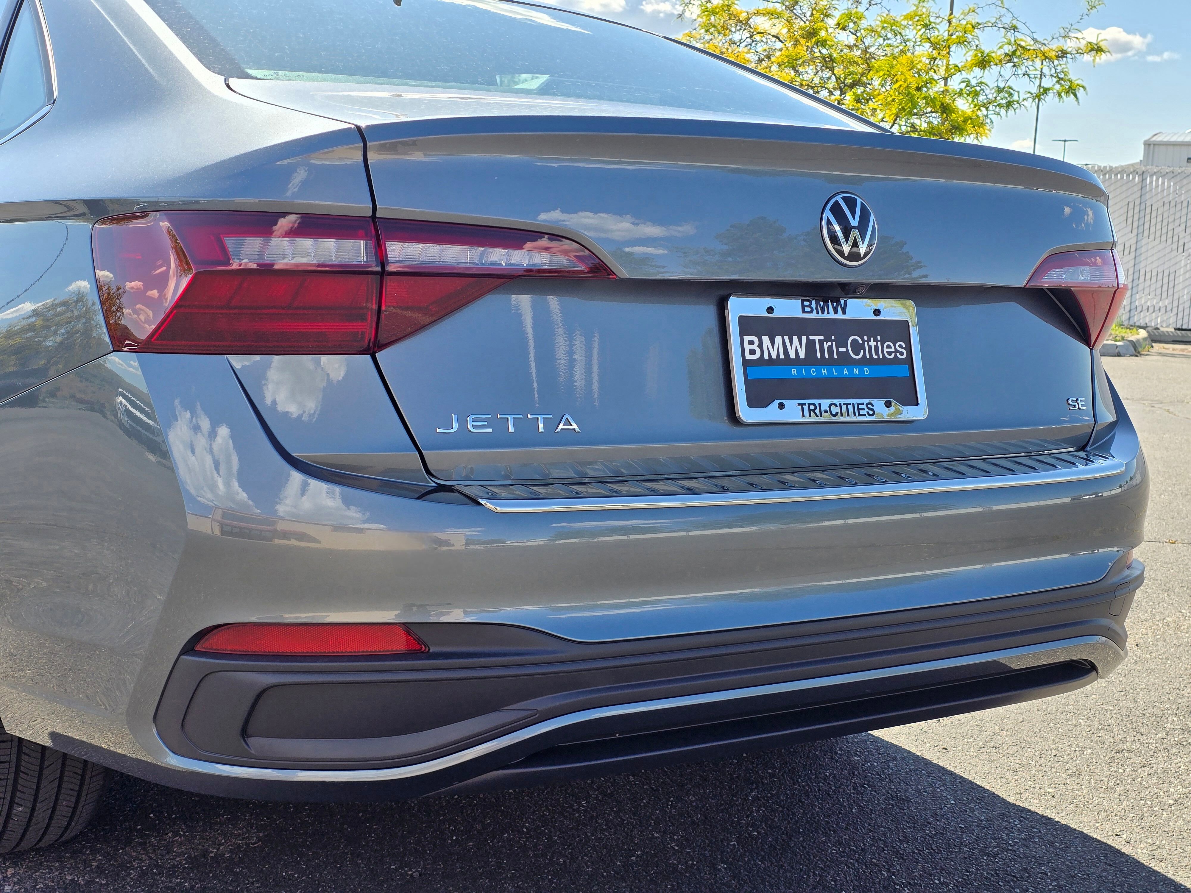 Used 2024 Volkswagen Jetta SE w/ Black Wheel Package FWD image 37