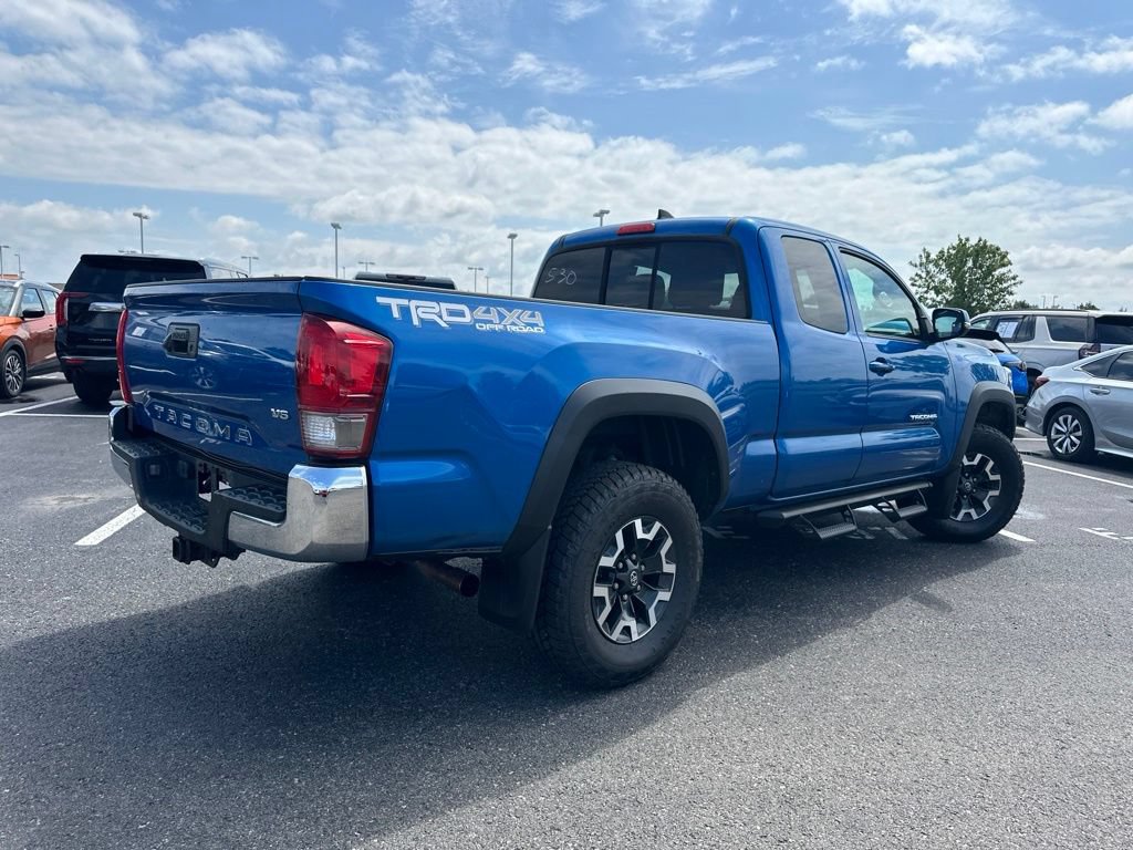 Used 2016 Toyota Tacoma TRD Off-Road w/ Towing Package AWD/4WD image 11