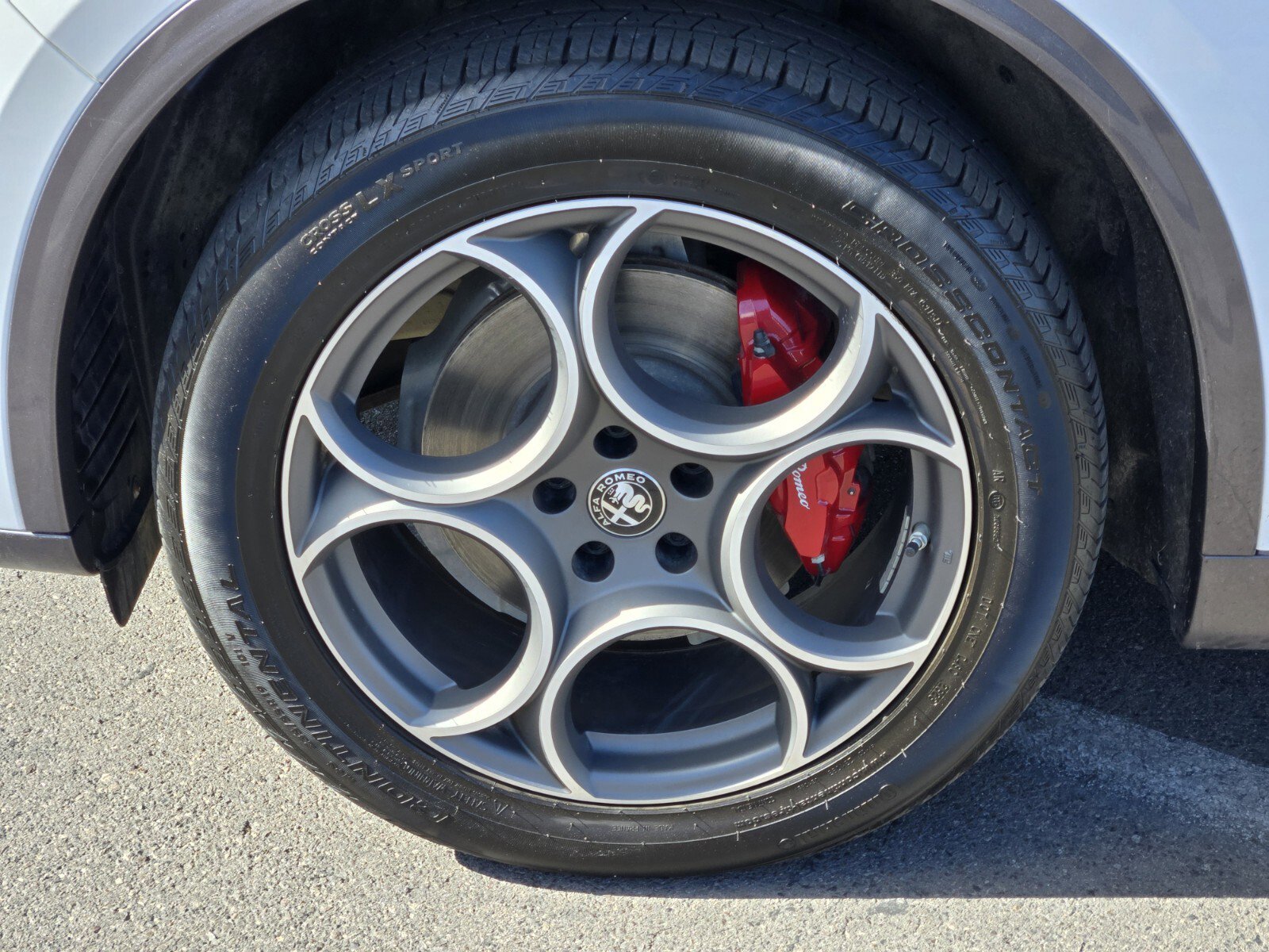 Used 2024 Alfa Romeo Stelvio Ti image 9