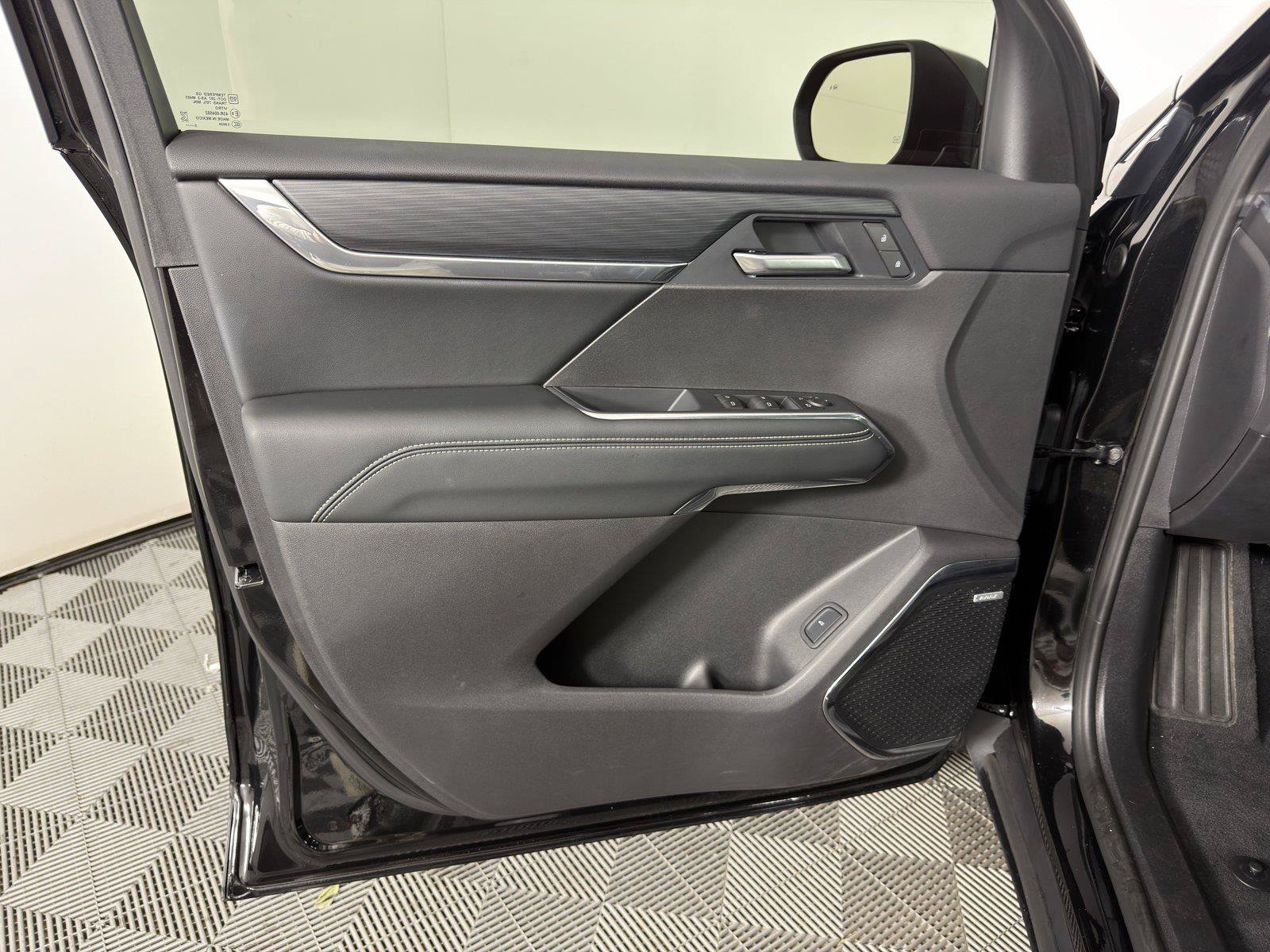 New 2026 GMC Acadia Elevation w/ Elevation Premium Package FWD image 8