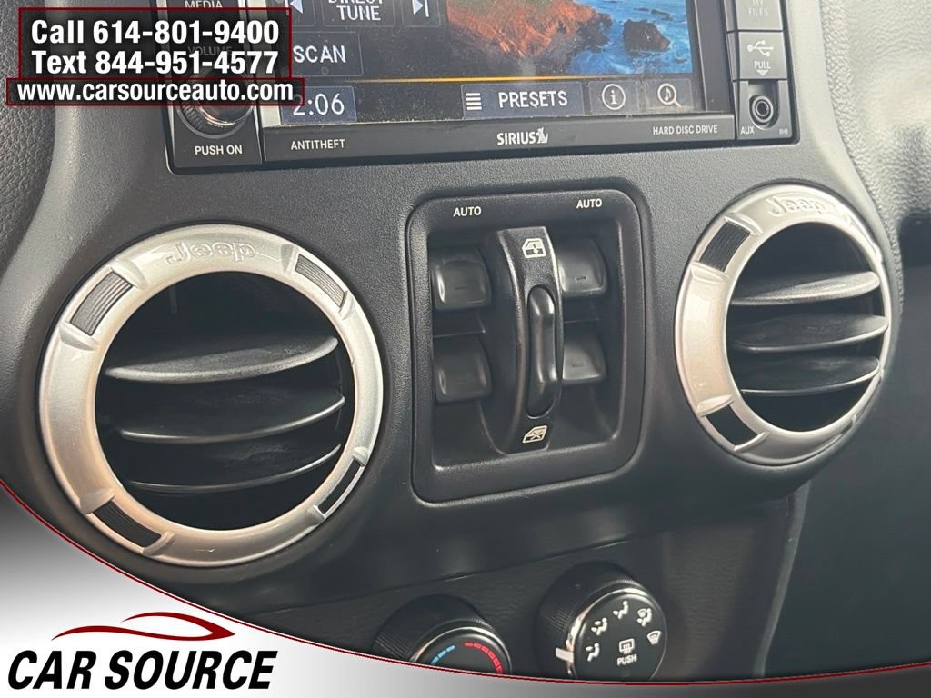 Used 2016 Jeep Wrangler Unlimited Rubicon AWD/4WD image 18