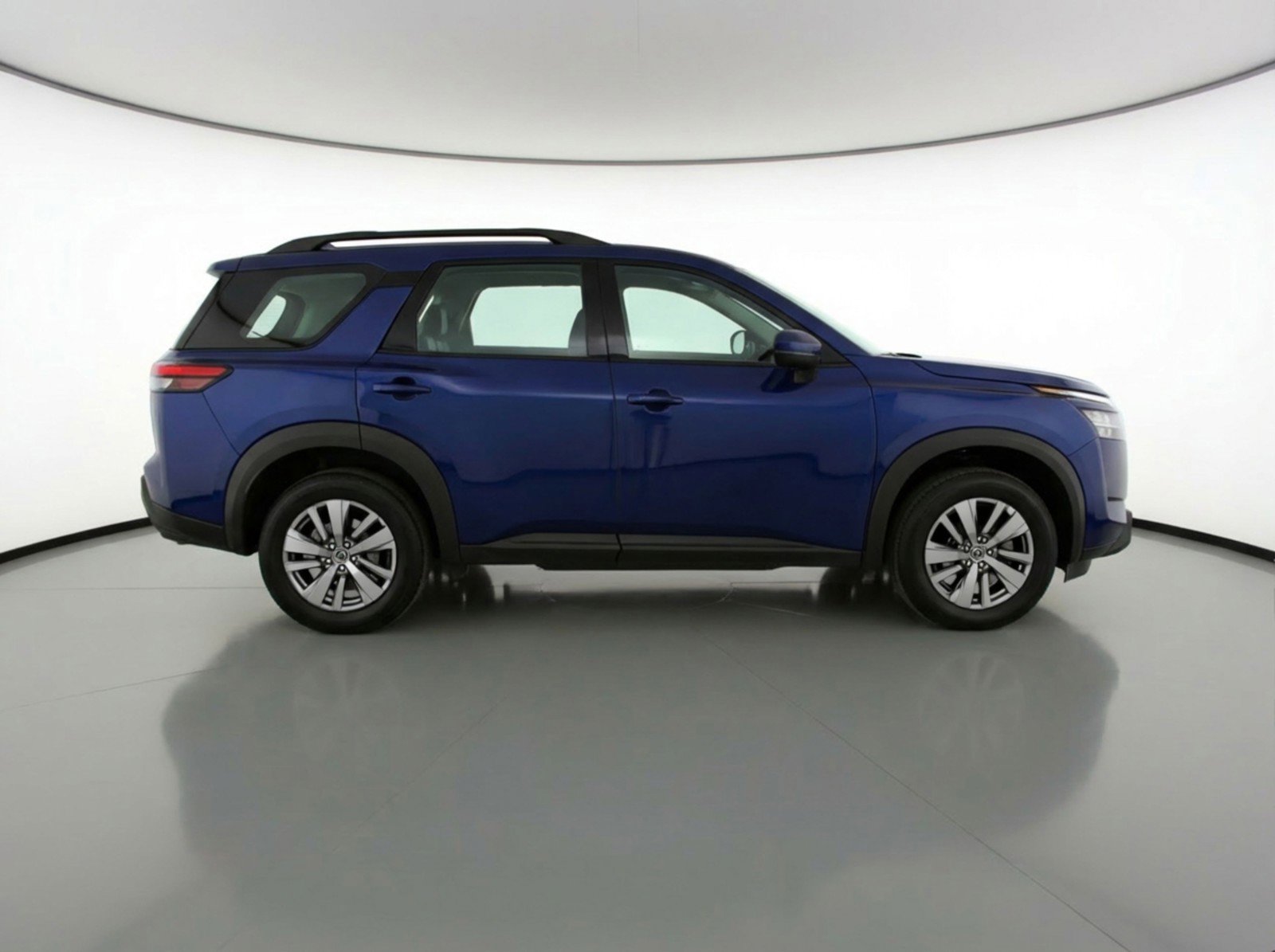 Used 2025 Nissan Pathfinder SV image 11