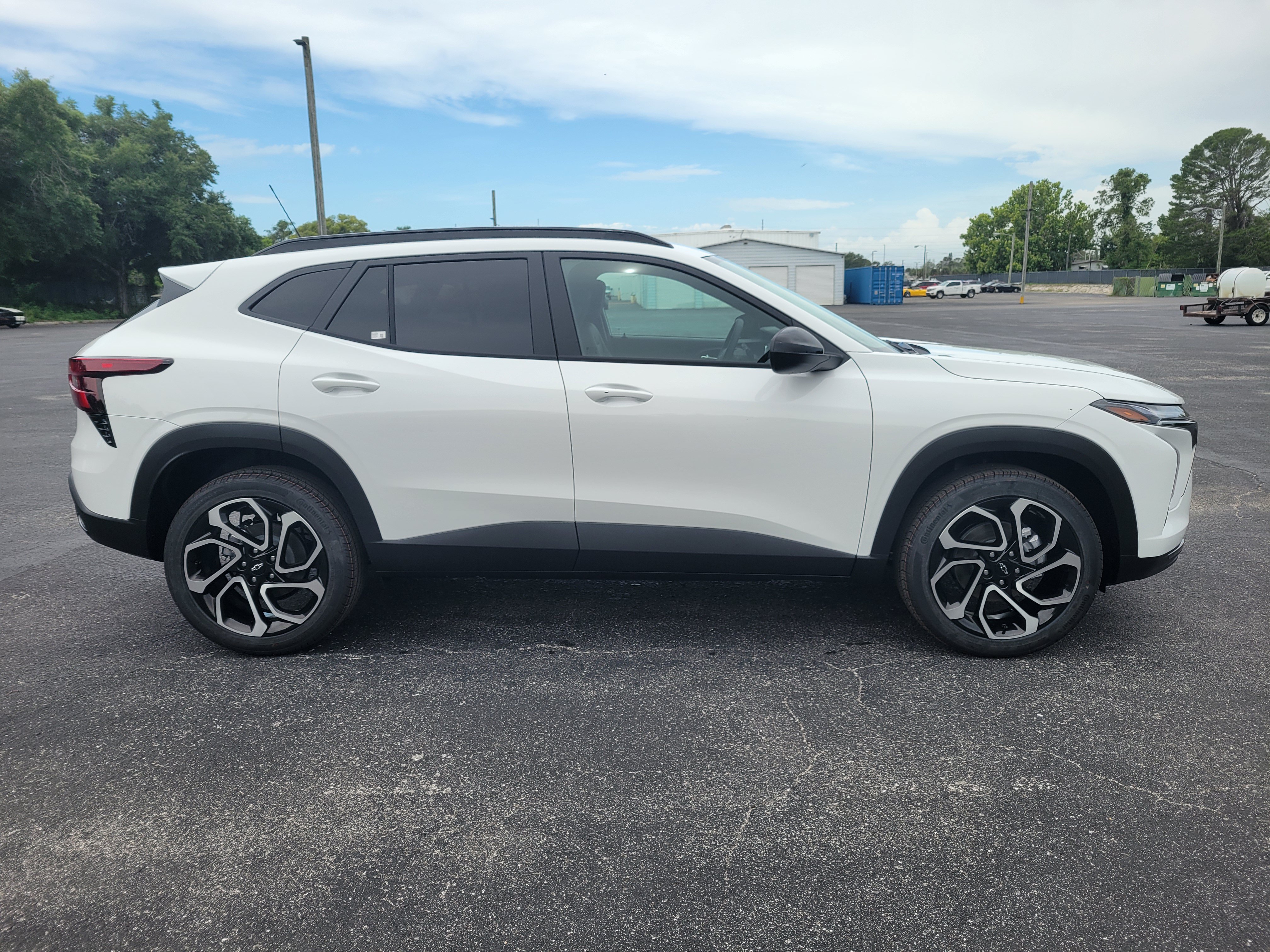New 2026 Chevrolet Trax RS w/ Driver Confidence Package FWD image 4