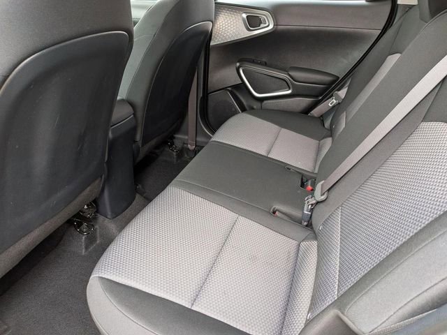 Used 2025 Kia Soul LX w/ LX Technology Package image 24