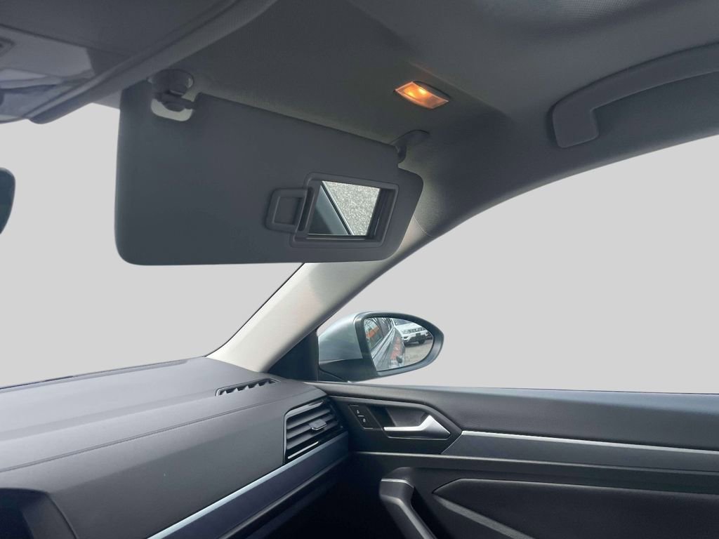 Used 2023 Volkswagen Jetta SE image 33