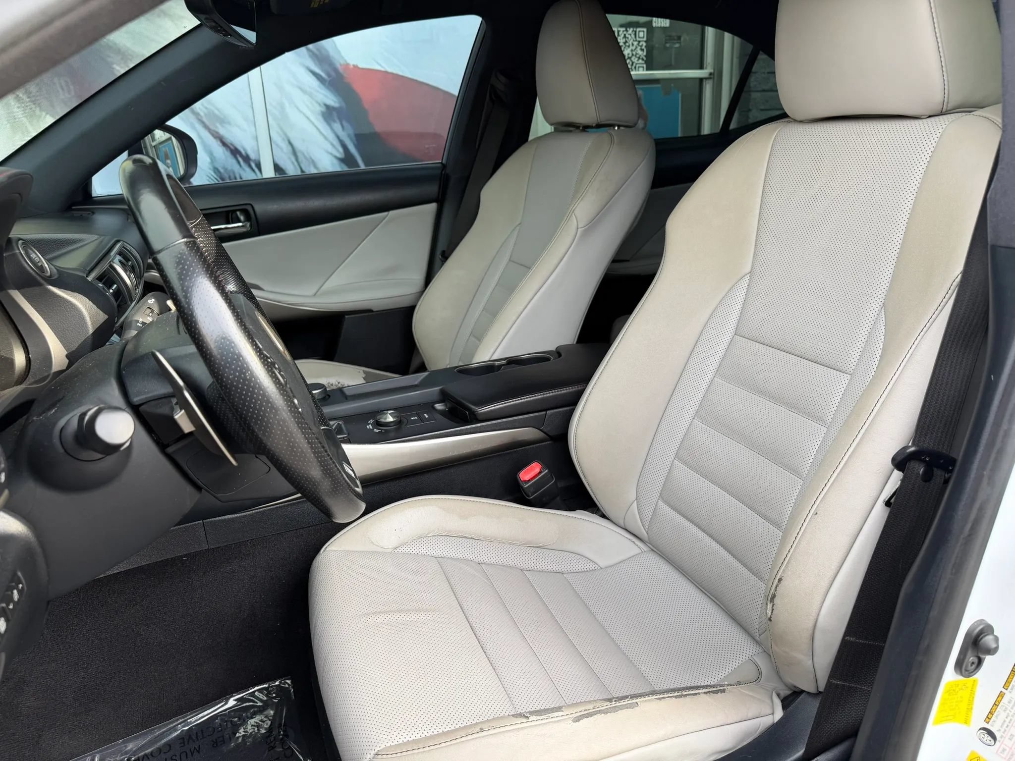 Used 2017 Lexus IS 200t F Sport w/ F Sport Package RWD image 10