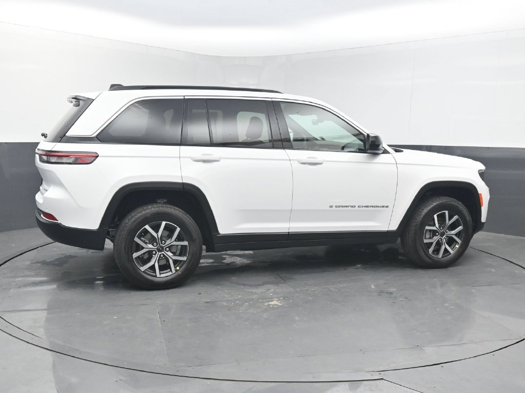 New 2027 Jeep Grand Cherokee Laredo X AWD/4WD image 27