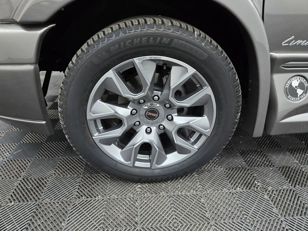 New 2025 GMC Savana 2500 w/ Driver Convenience Package image 13