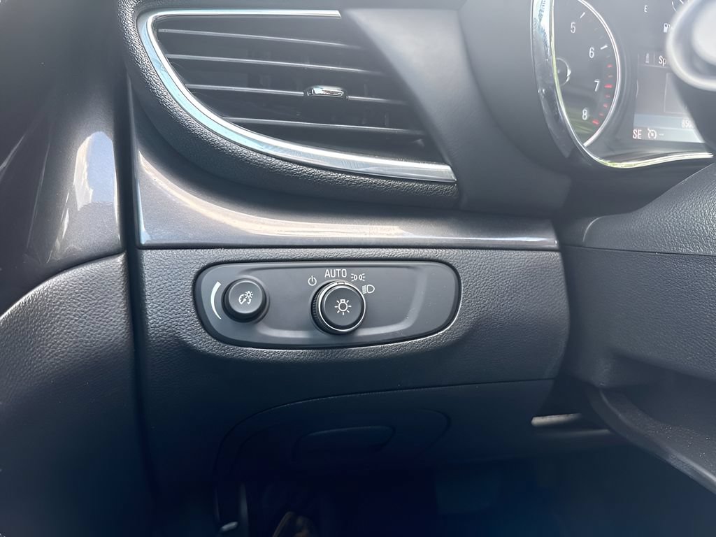 Used 2021 Buick Encore Preferred FWD image 22