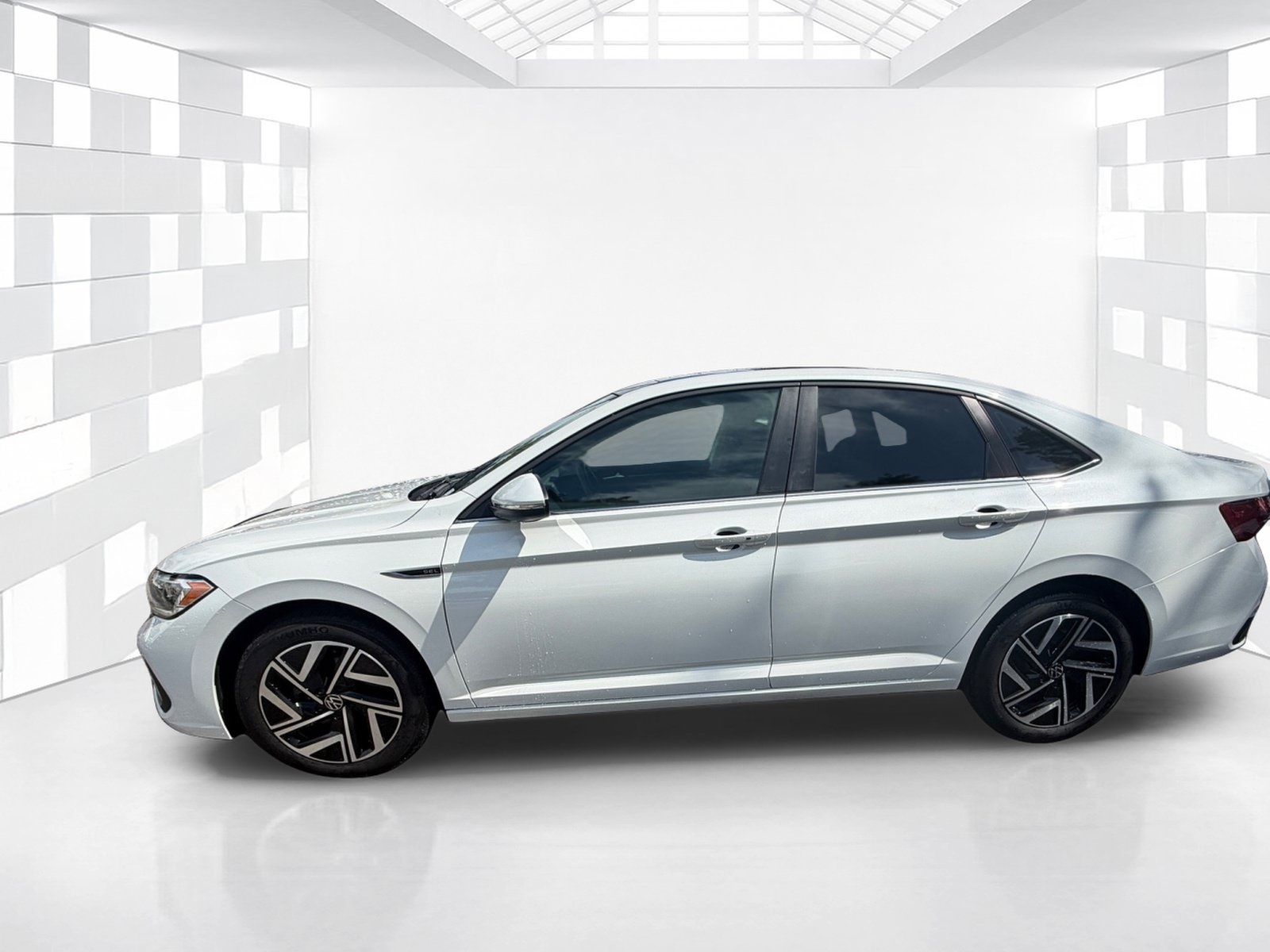Used 2024 Volkswagen Jetta SEL FWD image 4
