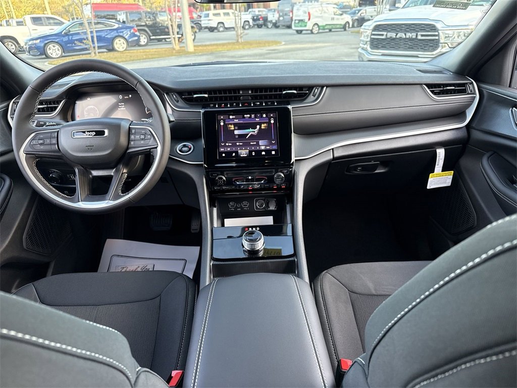 New 2025 Jeep Grand Cherokee L Laredo w/ Trailer Tow Package image 22