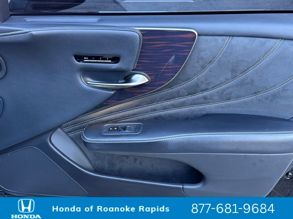 Used 2018 Lexus LS 500 AWD w/ Luxury Package image 17