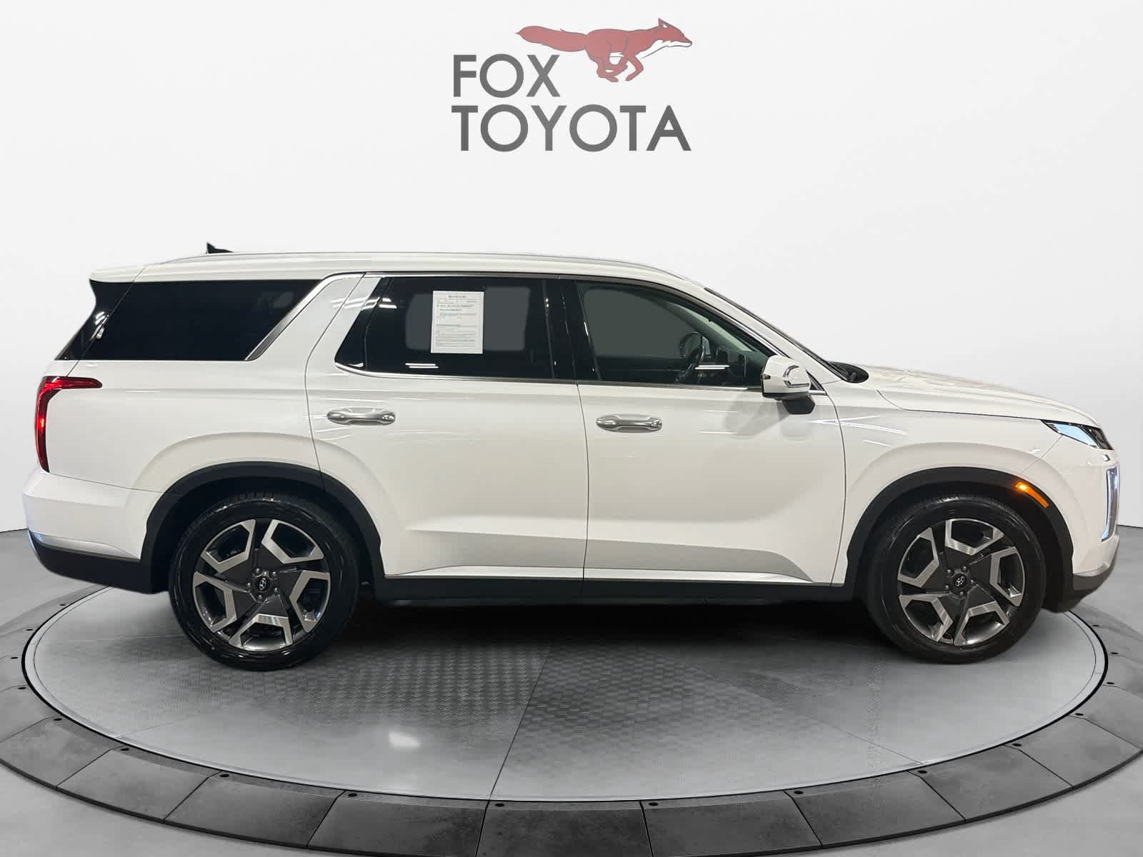 Used 2023 Hyundai Palisade SEL FWD image 7