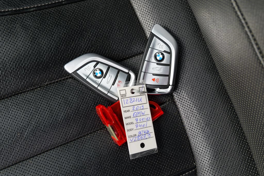 Used 2019 BMW 740i xDrive w/ Executive Package AWD/4WD image 66