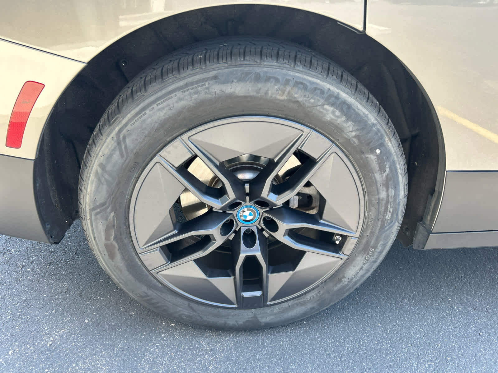 Certified 2023 BMW iX xDrive50 w/ Convenience Package image 12