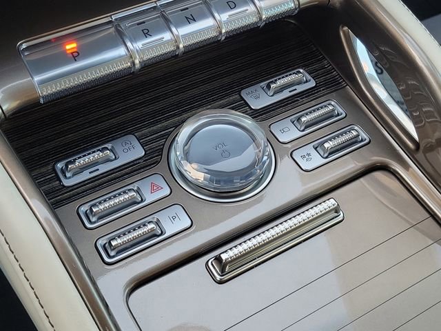 Certified 2024 Lincoln Nautilus Black Label image 25