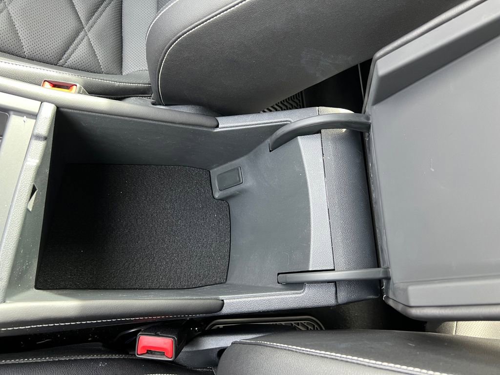 Used 2025 Volkswagen Atlas SE image 28