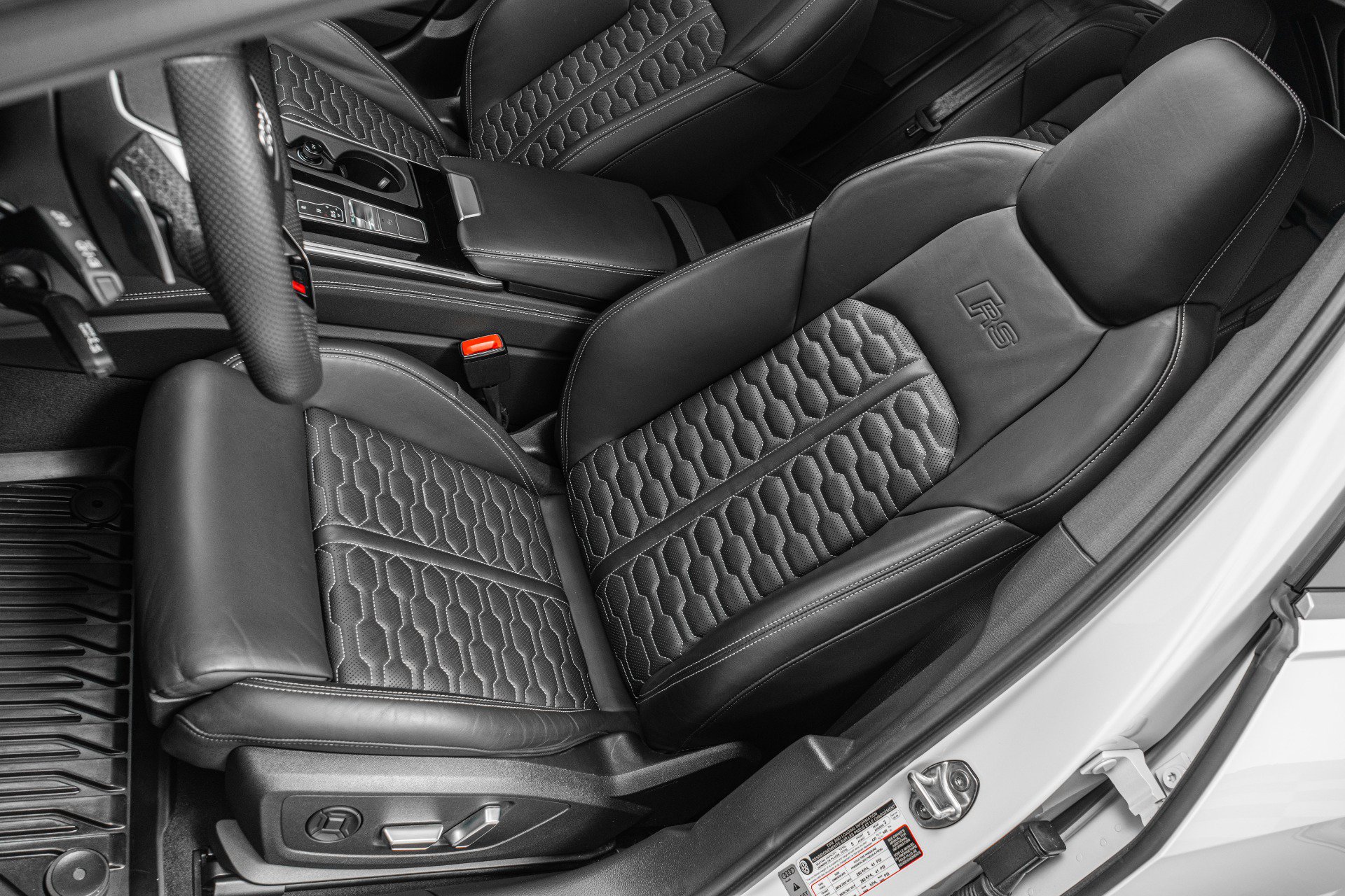 Used 2025 Audi RS 6 performance AWD/4WD image 23