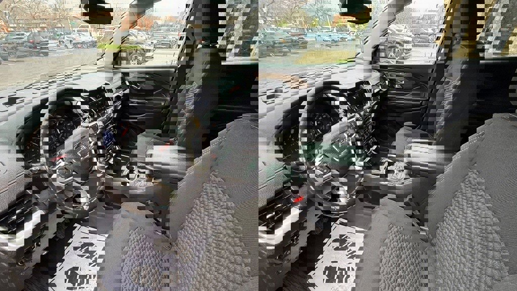 Used 2020 GMC Terrain SLE w/ Driver Convenience Package image 3