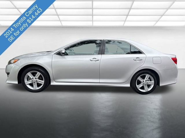 Used 2014 Toyota Camry SE FWD image 2