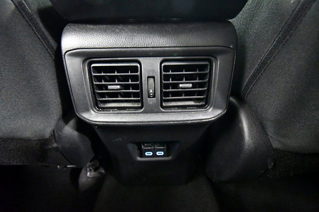 Used 2022 Toyota RAV4 XLE AWD/4WD image 16