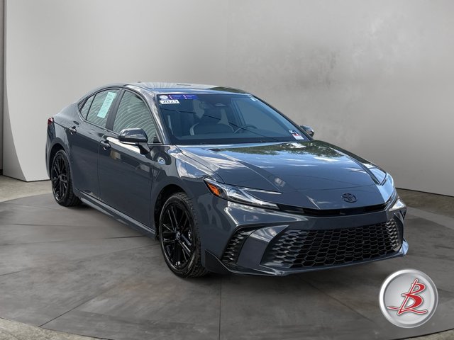 Used 2025 Toyota Camry SE w/ Convenience Package