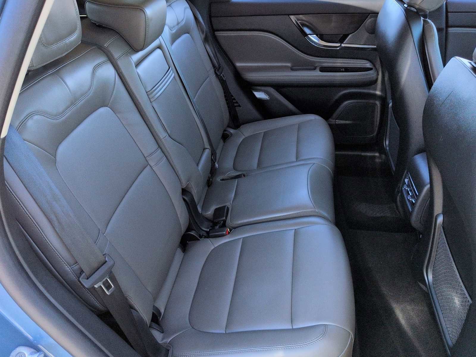 Used 2025 Lincoln Corsair FWD image 21