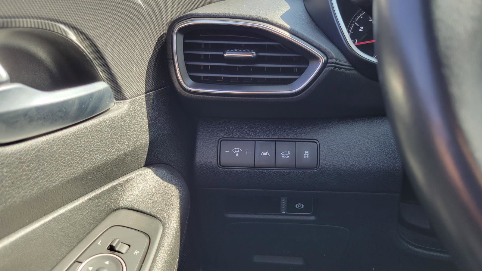 Used 2023 Hyundai Santa Fe SEL w/ Winter Weather Package image 20