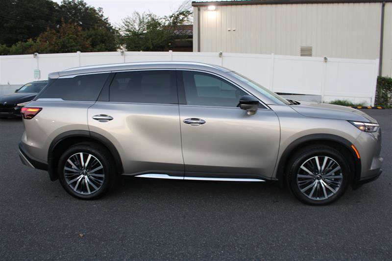 Used 2023 INFINITI QX60 Sensory w/ Vision Package image 9