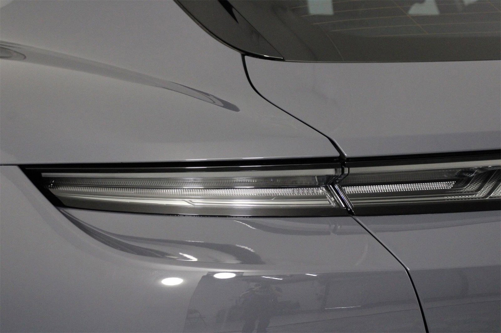 Used 2025 Porsche Taycan GTS image 21