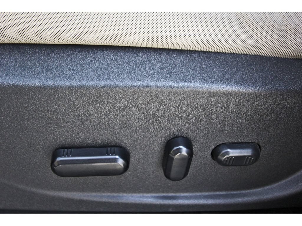Used 2019 Ford Escape SE FWD image 26