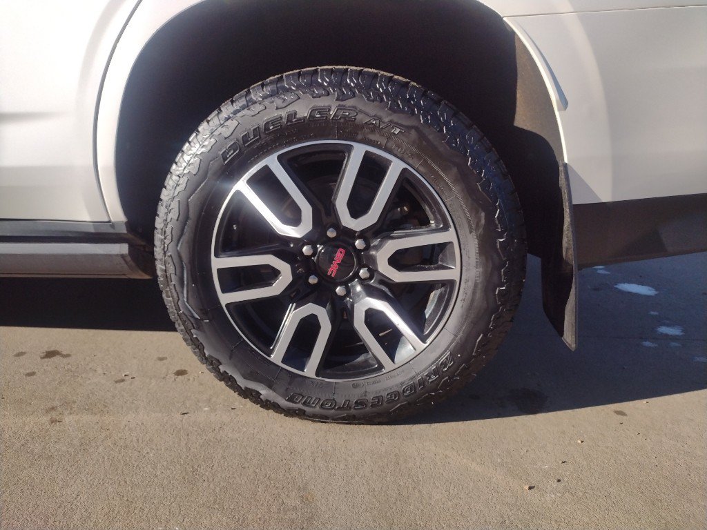 Used 2024 GMC Yukon AT4 w/ AT4 Premium Package image 9