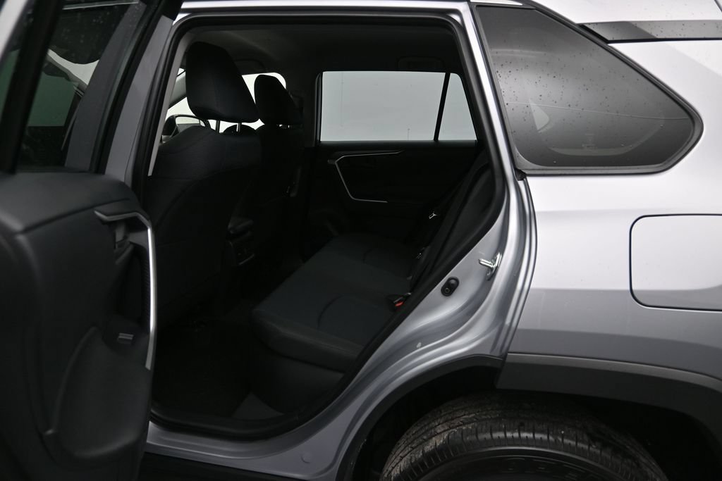 Used 2025 Toyota RAV4 LE AWD/4WD image 22