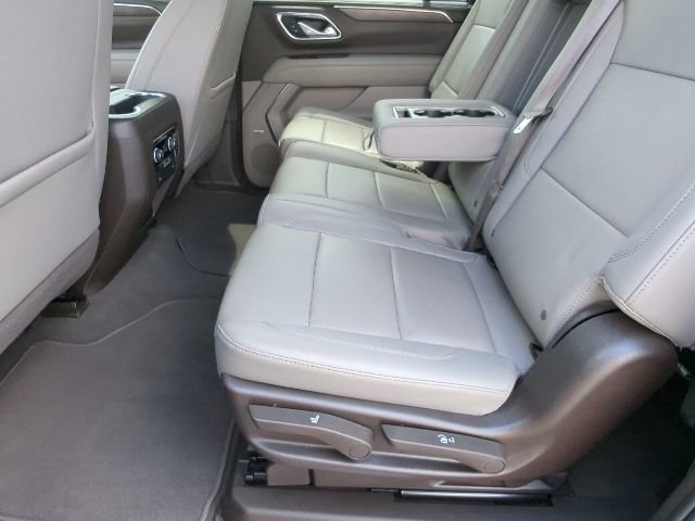 Used 2022 Chevrolet Suburban LT AWD/4WD image 24