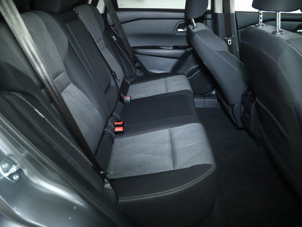 Used 2025 Nissan Rogue SV image 31