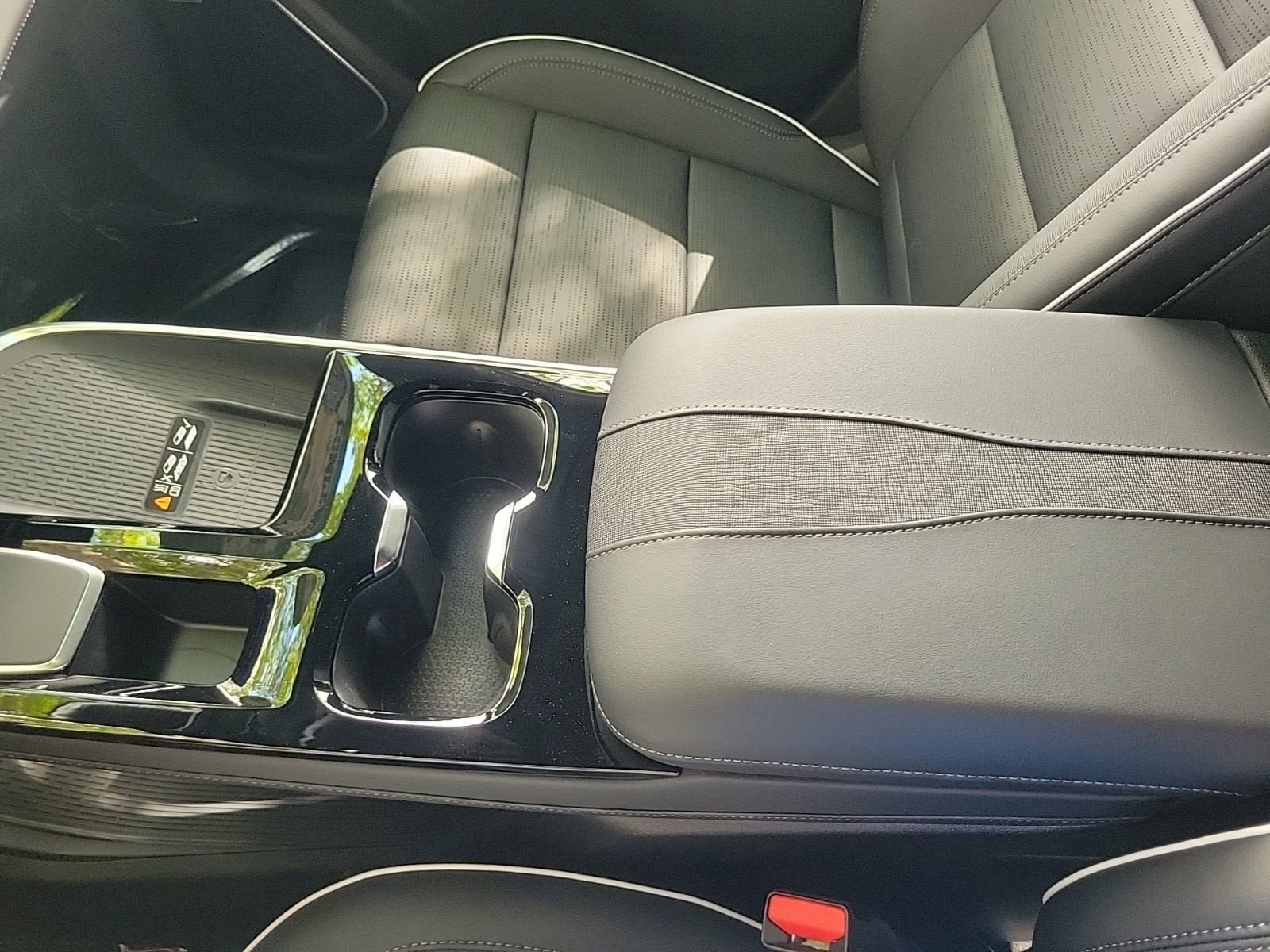 New 2026 Buick Enclave Sport Touring w/ Power Package image 31