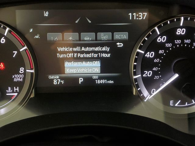 Used 2025 Toyota Highlander XLE image 2